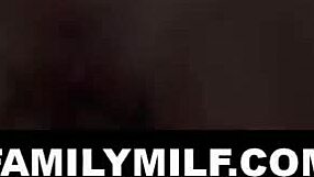 FamilyMilf - Iso tissinen äitipuoli filmaa POV-seksiä poikapuolen kanssa rahasta - Sophia Locke