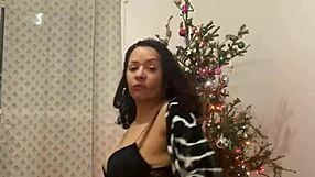 Anna Maria latina sexy baila provocativa en Navidad