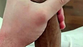 Quer chupar meu pau, vizinho? Estou tão pronto