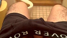 Японска азиатка в интензивна соло сцена