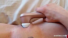 Hey, watch Ice masturbate with that pink dildo, so hot!