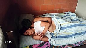 Alamak! Seks pagi dengan bontot besar pacar Latina bergoyang liar