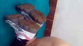 peguei empregada fazendo exercicio gostosa