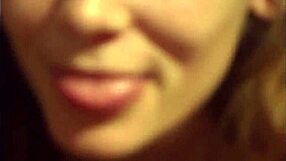 MILF:ar och styvdöttrar längtar efter sperma på tuttar och i mun