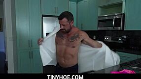 Piccola Latina con Tette Grandi Devastata dal Patrigno - Sadie Pop Sergeant Miles