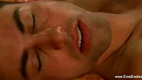 Wow, Indian blowjob beauty shows her hardcore skills!