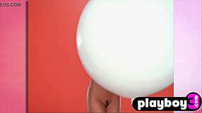 Seksi azijska milf Hiromi Oshima skida donje rublje