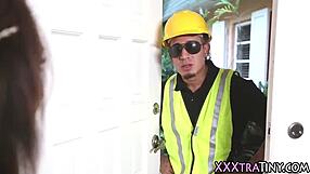 娇小美女户外颜射