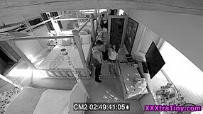 واو! وجه فتاة مراهقة صغيرة 18+ مغطى بمني ساخن!