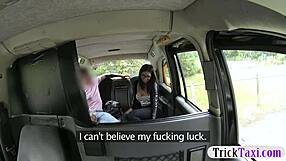 Puta Aficionada Española Moreno Follada Duro por Paseo Gratis en Taxi