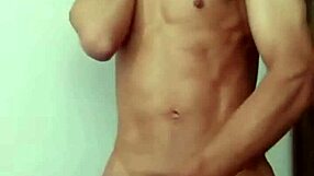 tengo 18 años y estoy dotado, ¿quieres ver mi polla grande?