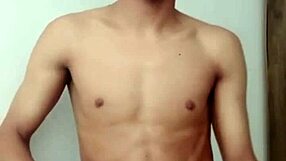 tengo 18 años y estoy dotado, ¿quieres ver mi polla grande?