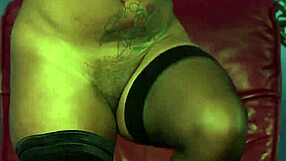 kinky stunner gets jizz on her face