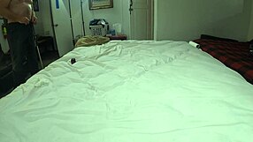 Kaytee Kay σε συνέντευξη casting, δείχνει ξυρισμένη πούτσα