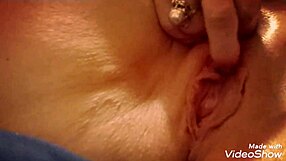 play in pussy pleasure with big ass solo fun