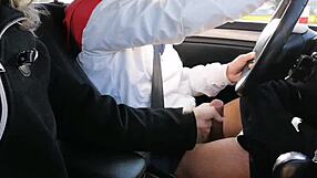 Poważnie, nie wstydzisz się pokazać mi kutasa publicznie?