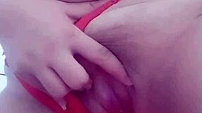 Sexy Latina Milf Mommy Masturbates with Toy from Fan?