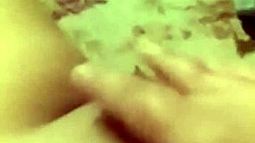 Amigas masturbating together! So sexy!