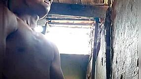 Pantaneiro in favela, bathing naughty on Instagram page