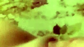 Amigas masturbating together! So sexy!