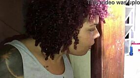 Spionerer på ung brudgom på badet, kunne ikke motstå å gi han den våte fitta mi