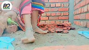 Desi village bhabhi shows saree and fingers in clear Hindi voice