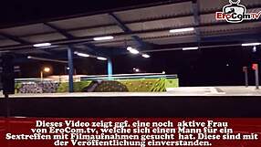 Deutsche blondine mit brille in nylons abgeschleppt auf straße