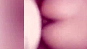 Stara gruba kurwa pochylona dla cuckoldowego udziału