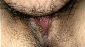 Echtgenoot likt kutje en neukt - reageer alsjeblieft