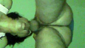 Watch this MILF getting a blowjob