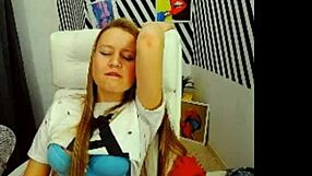 alicebush masturbating in private session