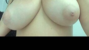 Teen shows natural big tits 😍