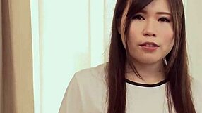 モデルコレクションにバスト100cm、gカップ爆乳の友利七葉ちゃんが登場！ 友利七葉 1