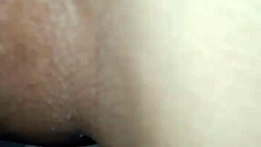 babe enjoys a wet pussy massage