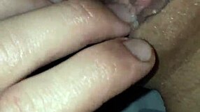 babe enjoys a wet pussy massage
