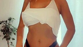 Yenniferpink does striptease for fans, showing big tits and ass 😍