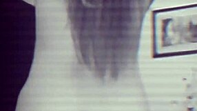 European Babe Twerking Shaved Pussy Intensely