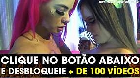Debora Fantine live sexy bi lesbian webcam.