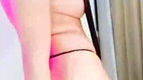 Watch net idol girl masturbate live in secret group!