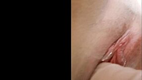 Tein kuumaa videota isäpuolelle, ja hän on ihan liekeissä nähdessään minut alasti