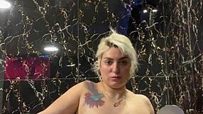 Join me in the jacuzzi for sexy handjob instructions!