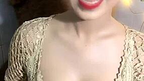 I lvoe lettin horny guys stare at my big tits