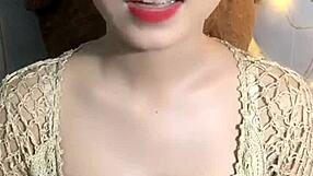 I lvoe lettin horny guys stare at my big tits