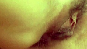 Възбудена милфа жадува за диво соло действие сега!