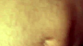 Amateur Performs Juicy Pussy Creampie With Cumshot