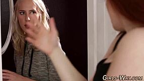 Dazzling Lesbian Eats Pussy