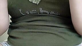 gai xinh dances live on bigo platform