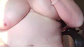 I love lickin my big tits and pussy