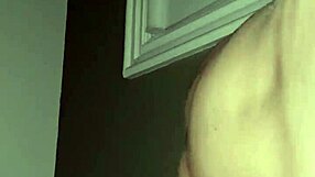 Amateur Performs Juicy Pussy Creampie With Cumshot