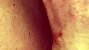 Amateur Performs Juicy Pussy Creampie With Cumshot